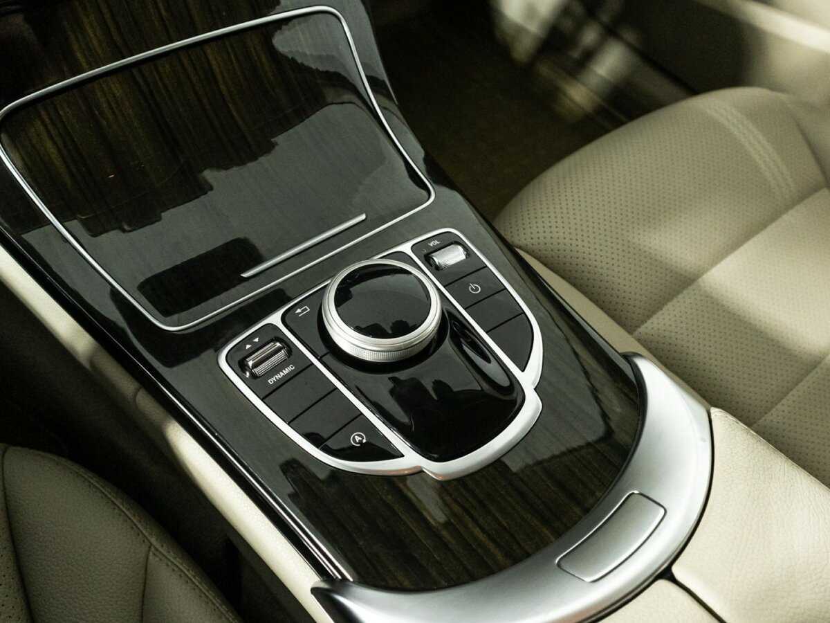 Б/У Мерседес-Бенц Ц-Класс 2017 года. Фото: #18