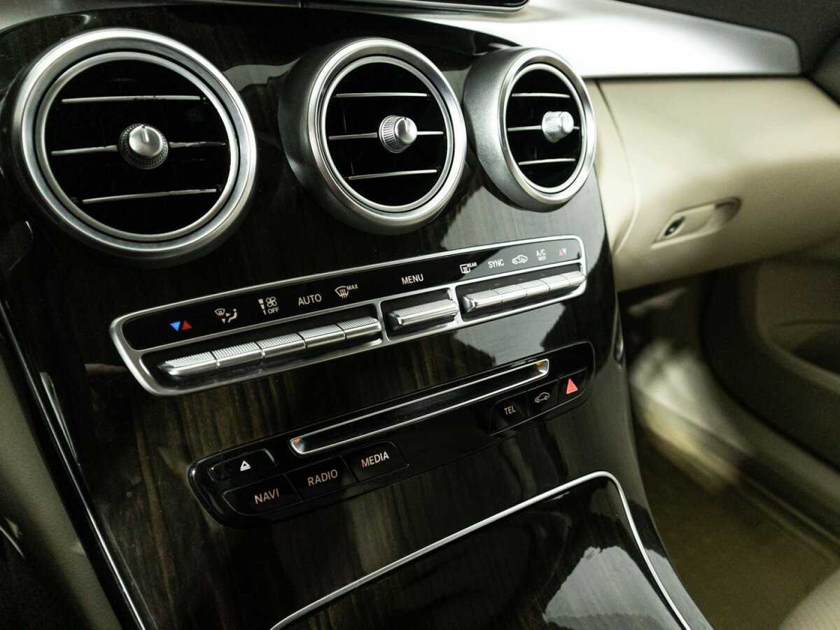 Б/У Мерседес-Бенц Ц-Класс 2017 года. Фото: #19