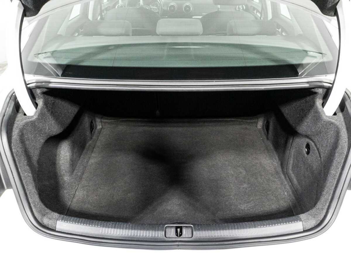 Б/У Ауди А3 2017 года. Фото: #14