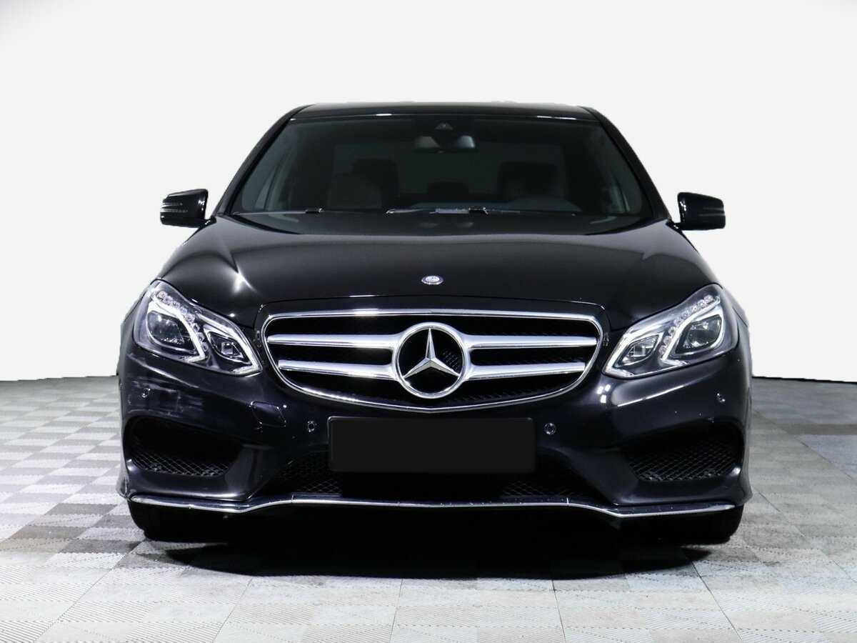 Б/У Мерседес-Бенц Е-Класс 2015 года. Фото: #1