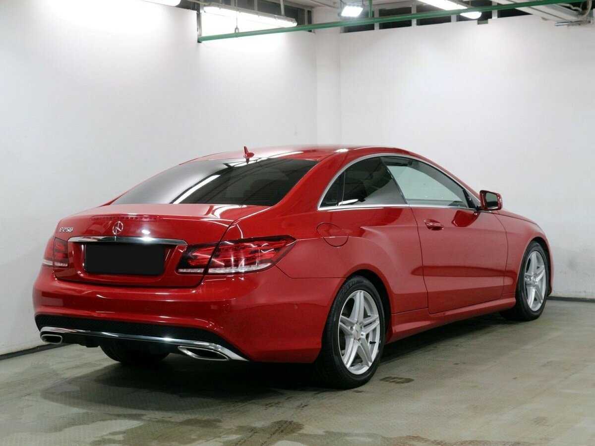 Б/У Мерседес-Бенц Е-Класс 2013 года. Фото: #1