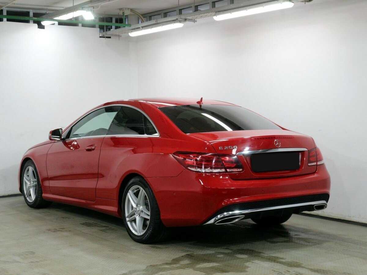 Б/У Мерседес-Бенц Е-Класс 2013 года. Фото: #2