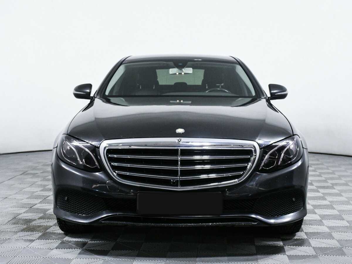 Б/У Мерседес-Бенц Е-Класс 2016 года. Фото: #1