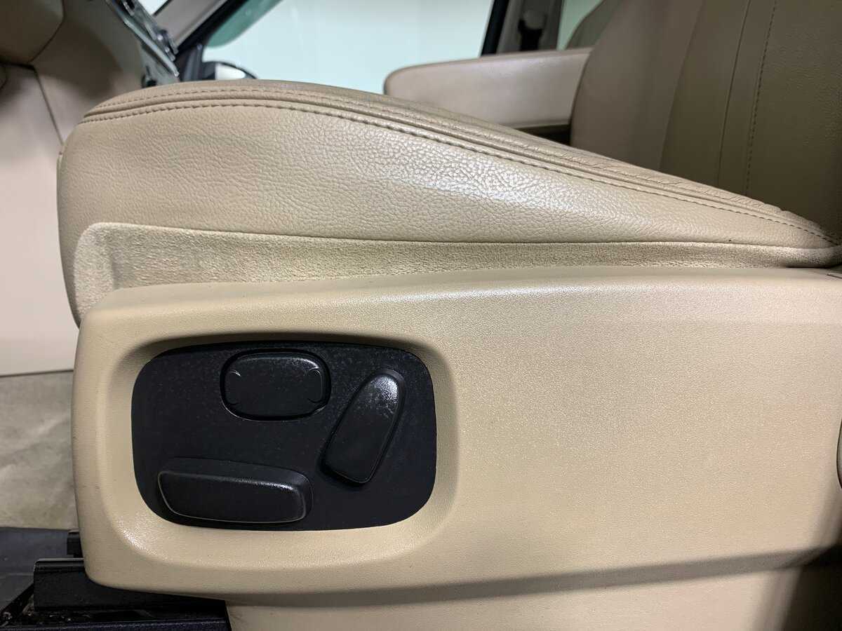 Б/У Лэнд Ровер Дискавери 2012 года. Фото: #16