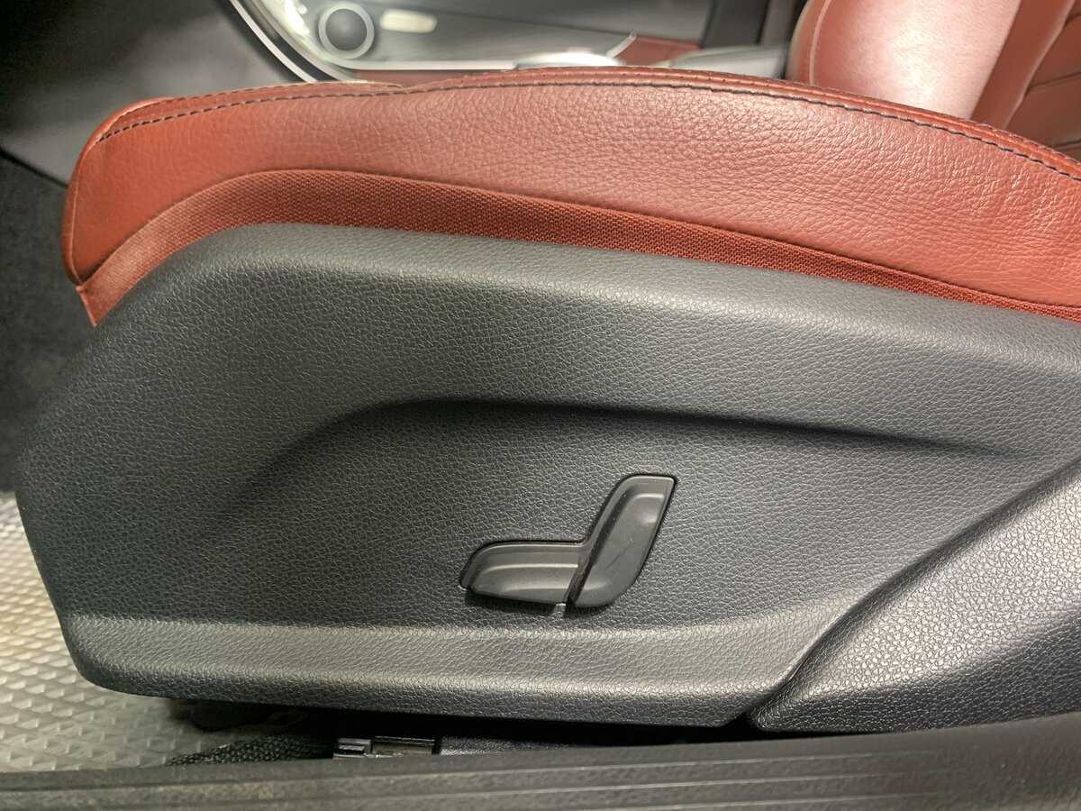 Б/У Мерседес-Бенц Ц-Класс 2018 года. Фото: #16