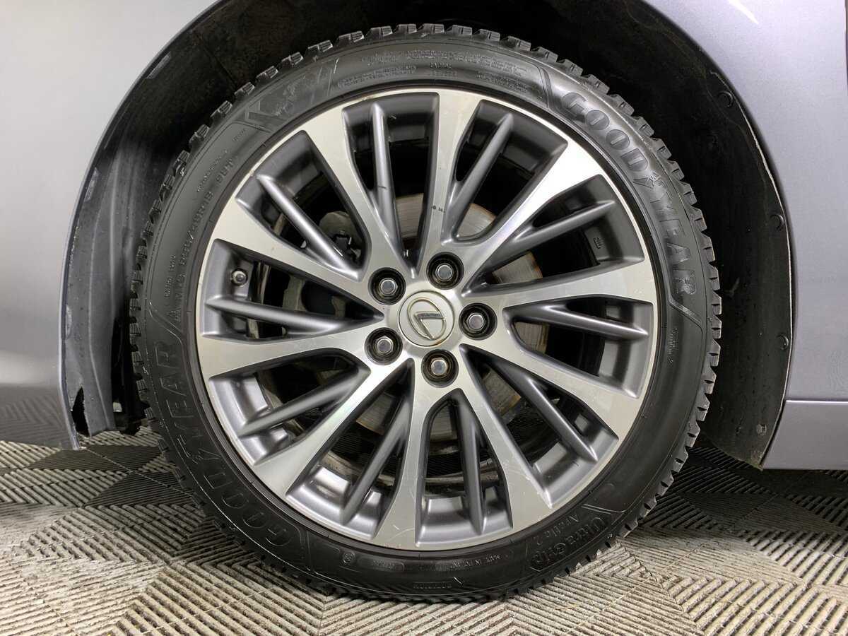 Б/У Лексус ЕС 2018 года. Фото: #6