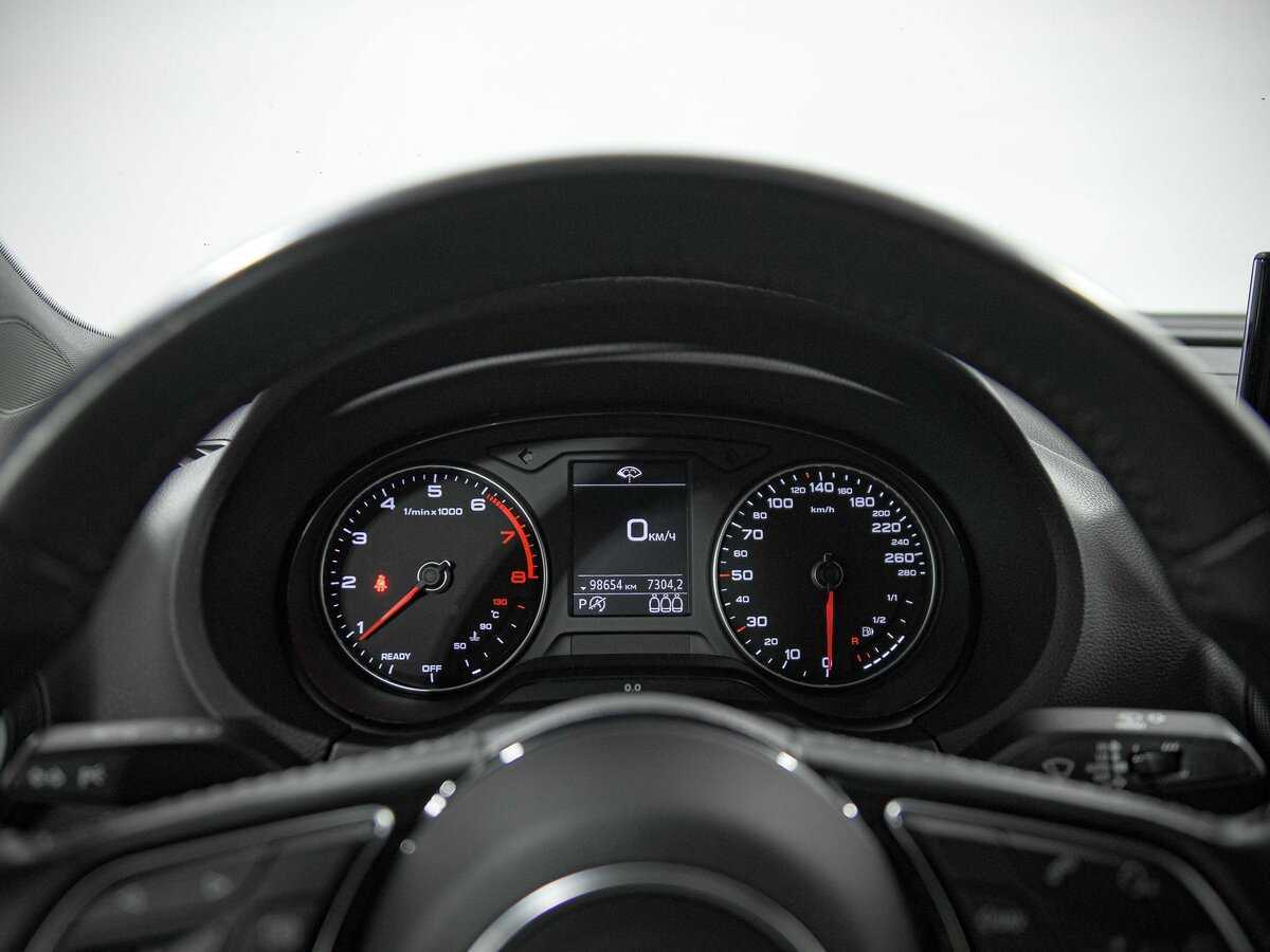 Б/У Ауди А3 2018 года. Фото: #5