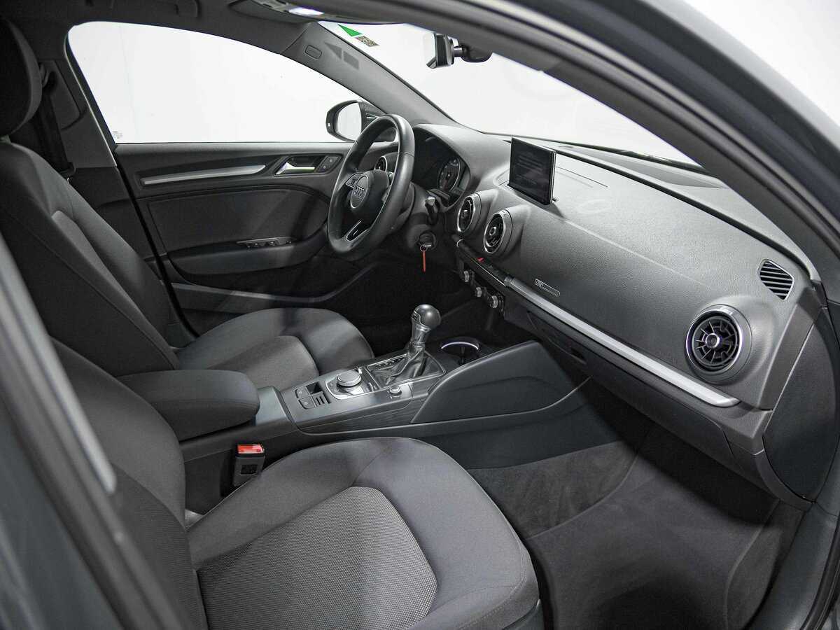 Б/У Ауди А3 2018 года. Фото: #14