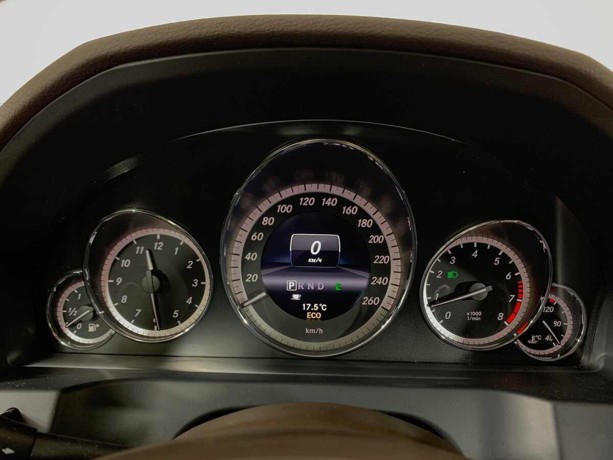 Б/У Мерседес-Бенц Е-Класс 2012 года. Фото: #14