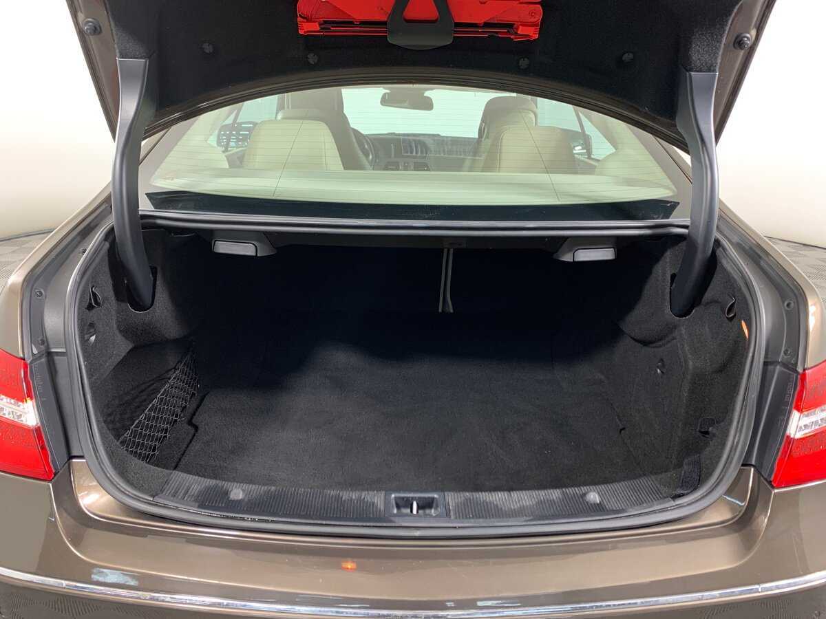 Б/У Мерседес-Бенц Е-Класс 2012 года. Фото: #20