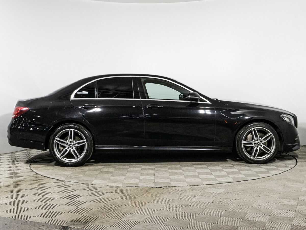Б/У Мерседес-Бенц Е-Класс 2018 года. Фото: #3