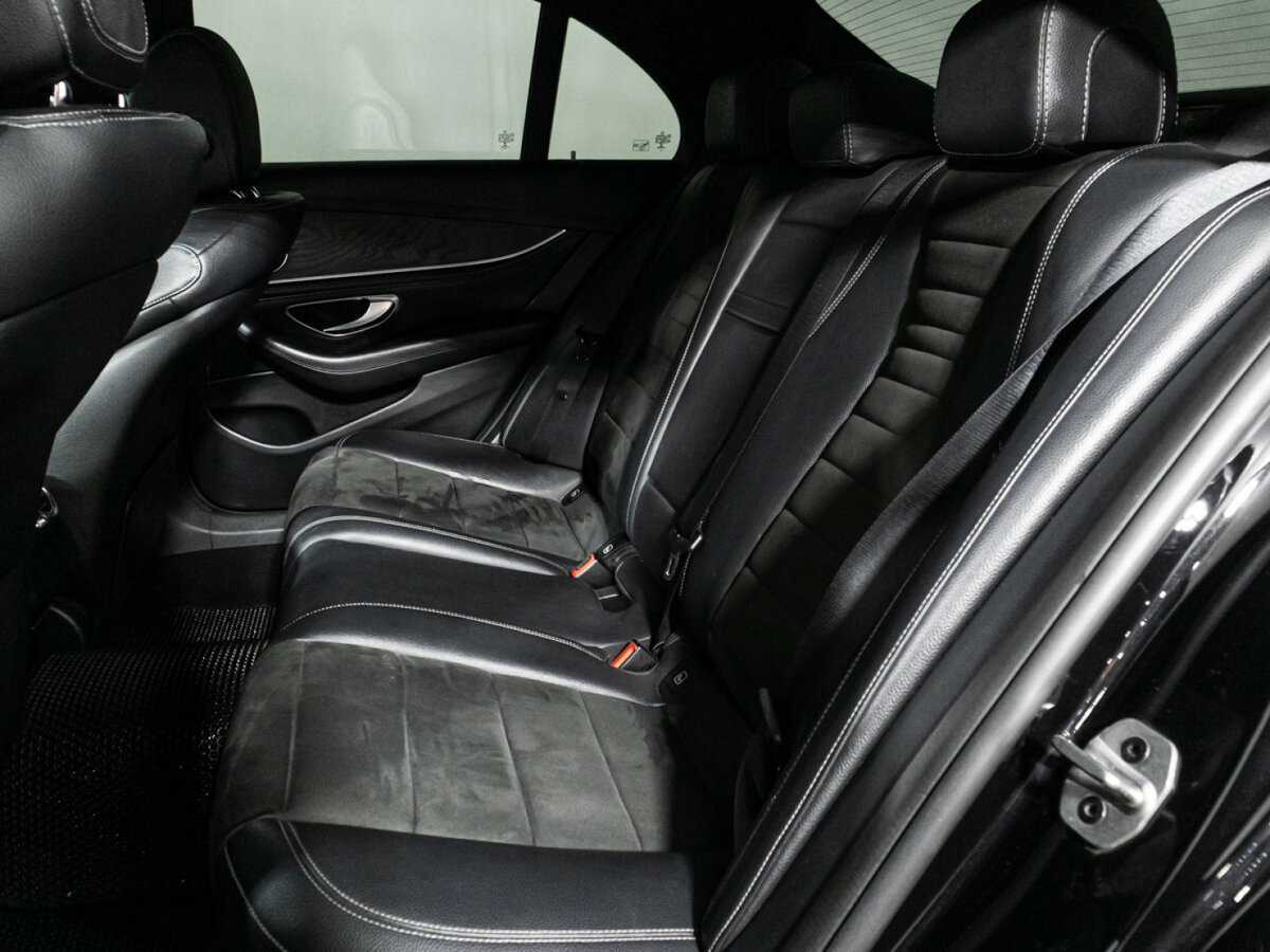 Б/У Мерседес-Бенц Е-Класс 2018 года. Фото: #9