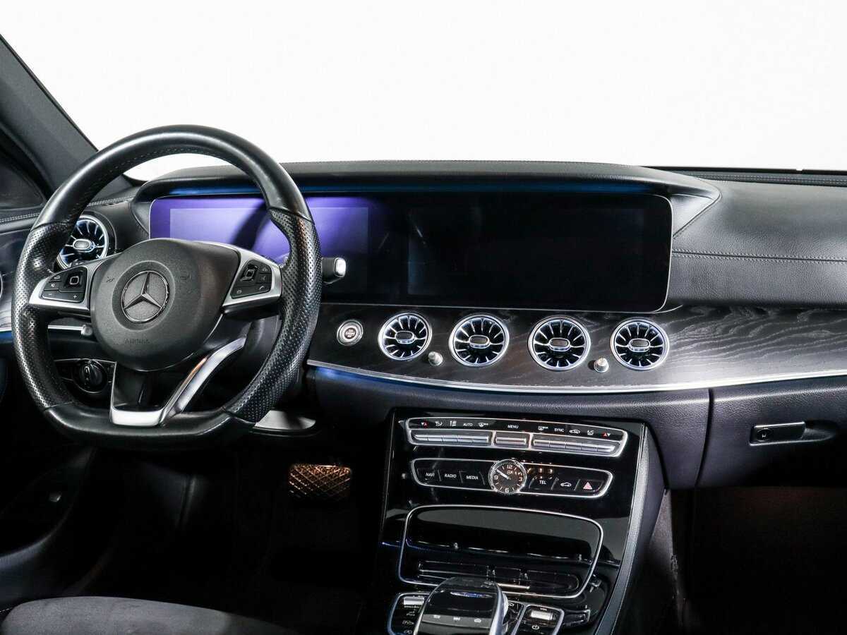 Б/У Мерседес-Бенц Е-Класс 2016 года. Фото: #8