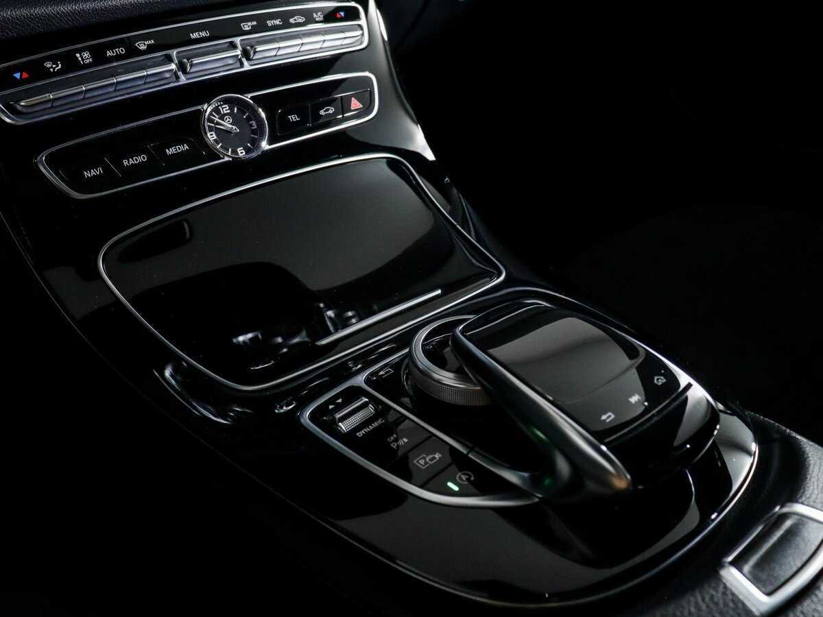 Б/У Мерседес-Бенц Е-Класс 2016 года. Фото: #15