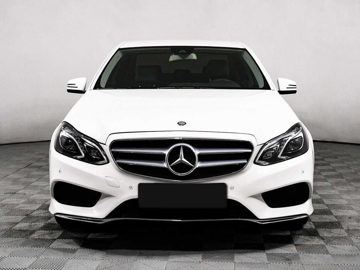 Б/У Мерседес-Бенц Е-Класс 2013 года. Фото: #1