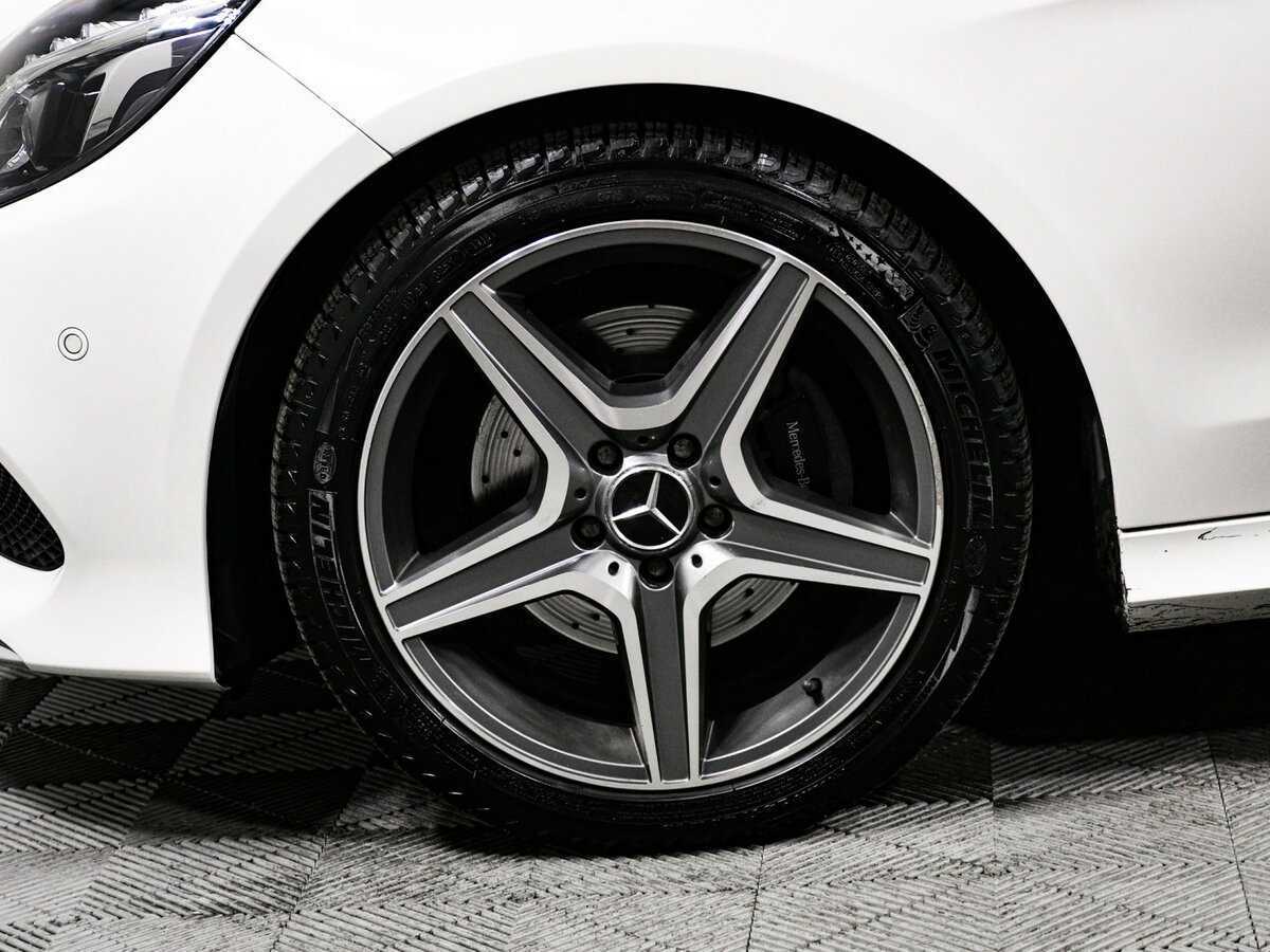 Б/У Мерседес-Бенц Е-Класс 2013 года. Фото: #11