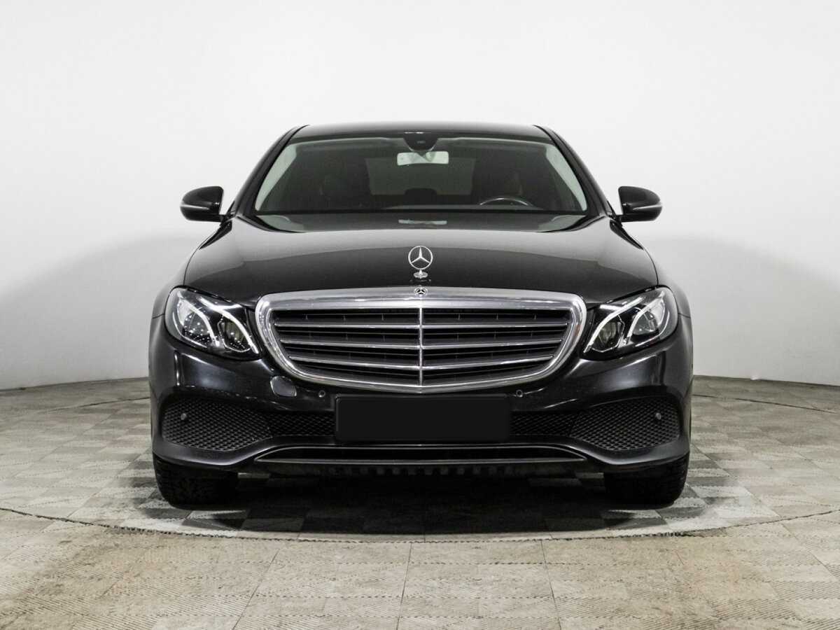 Б/У Мерседес-Бенц Е-Класс 2019 года. Фото: #1