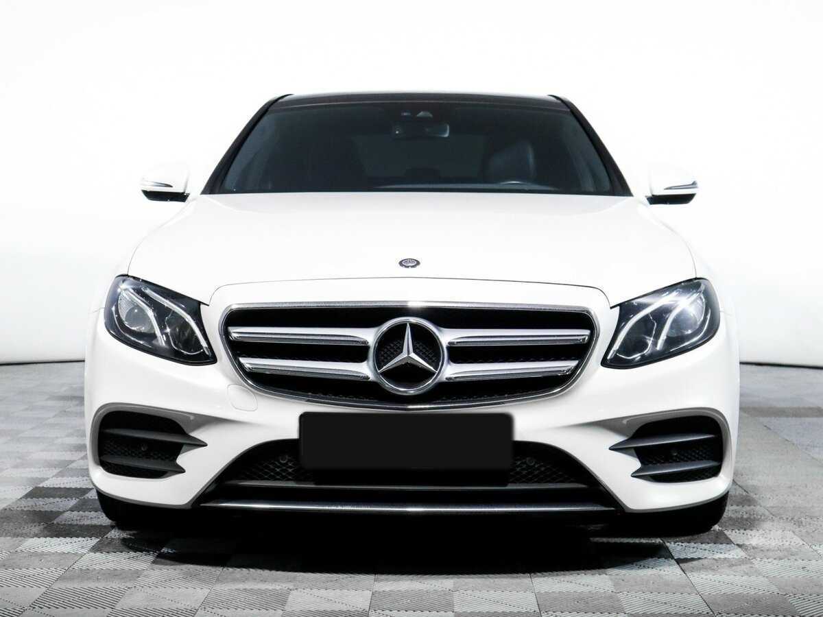 Б/У Мерседес-Бенц Е-Класс 2016 года. Фото: #1