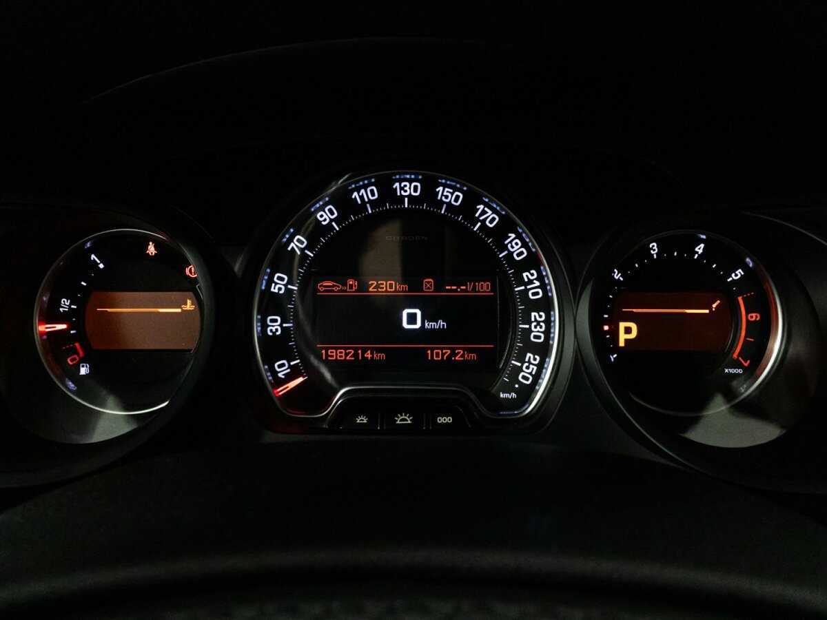 Б/У Ситроен Ц5 2013 года. Фото: #11