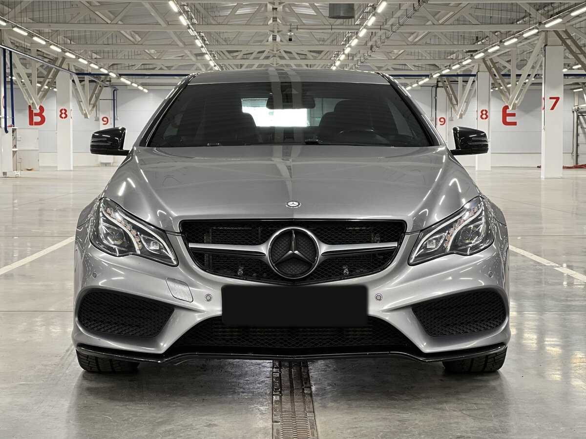 Б/У Мерседес-Бенц Е-Класс 2015 года. Фото: #1