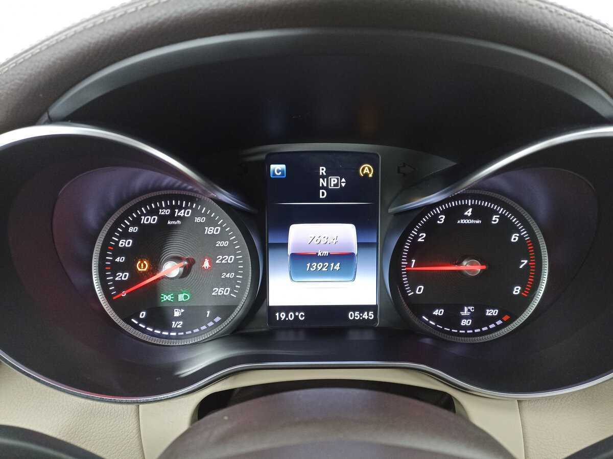 Б/У Мерседес-Бенц Ц-Класс 2014 года. Фото: #12