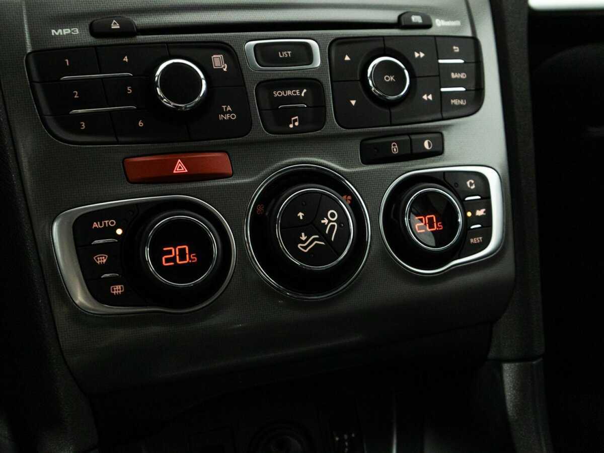 Б/У Ситроен Ц4 2016 года. Фото: #14