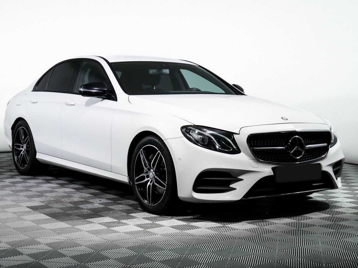 Б/У Мерседес-Бенц Е-Класс 2016 года. Фото: #2