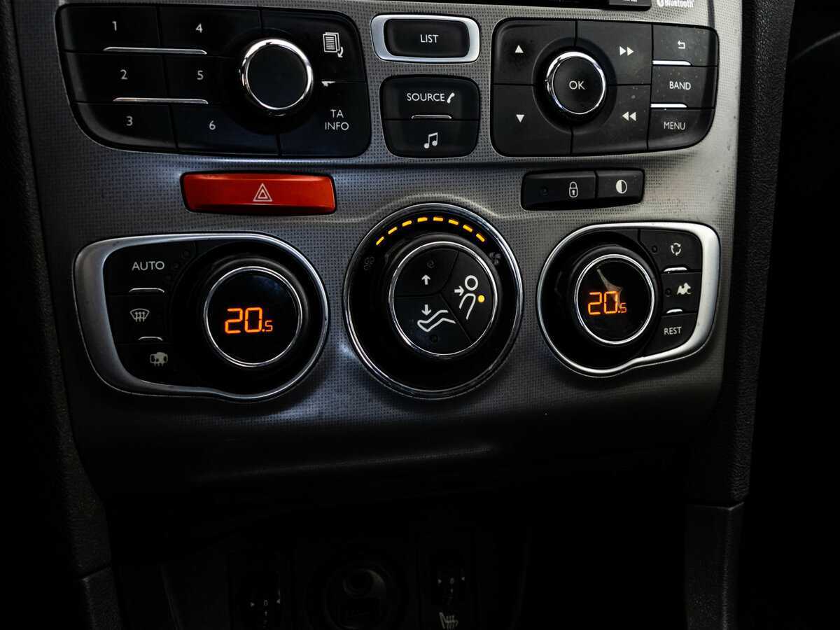 Б/У Ситроен Ц4 2016 года. Фото: #14