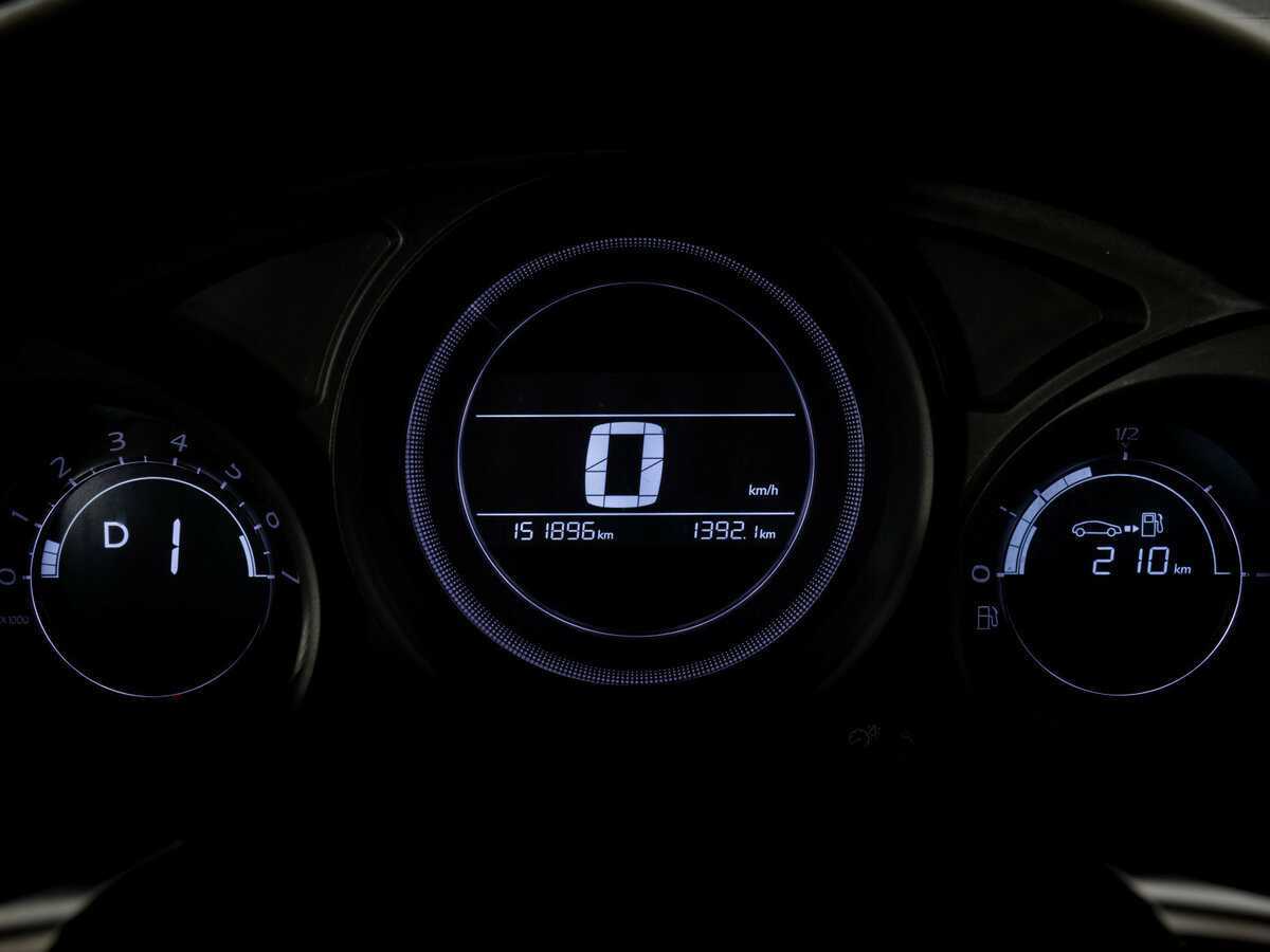 Б/У Ситроен Ц4 2016 года. Фото: #16