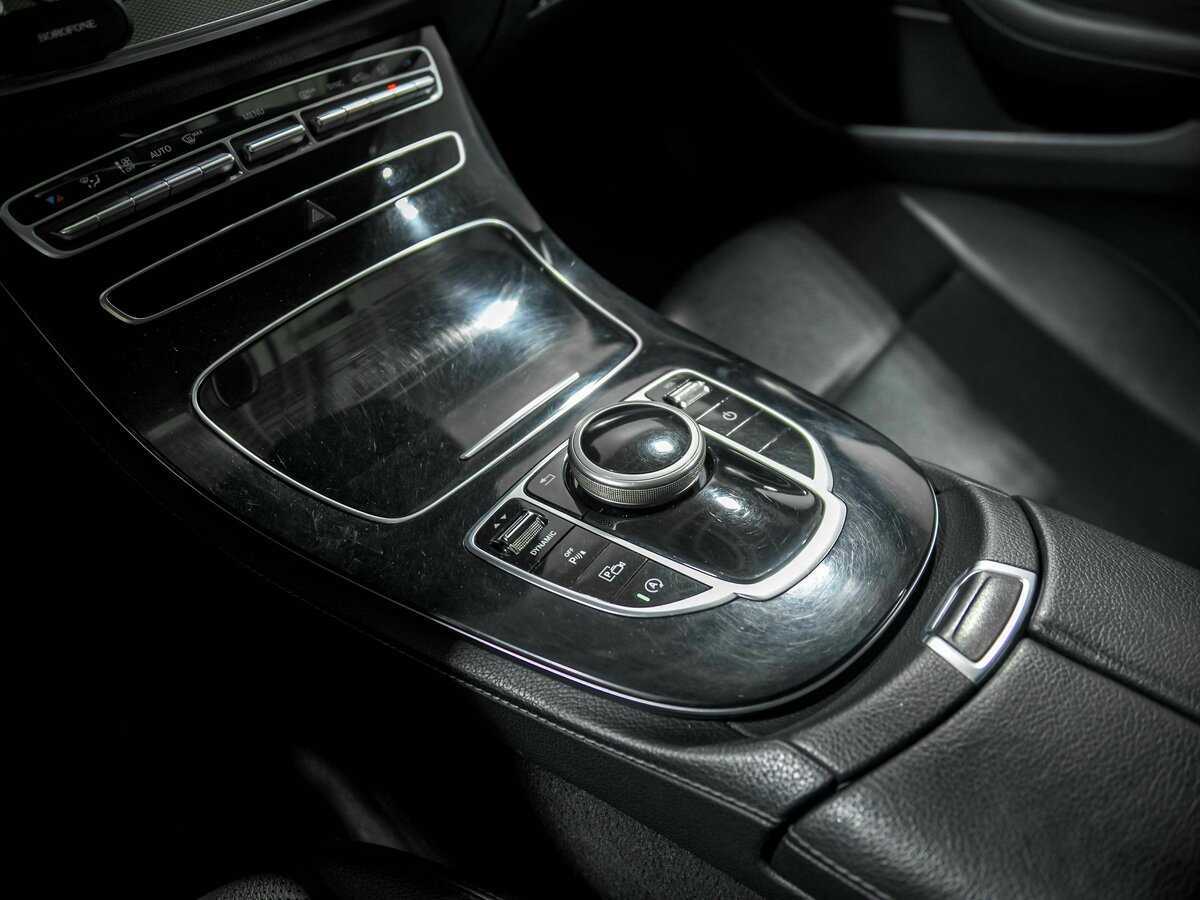 Б/У Мерседес-Бенц Е-Класс 2019 года. Фото: #11