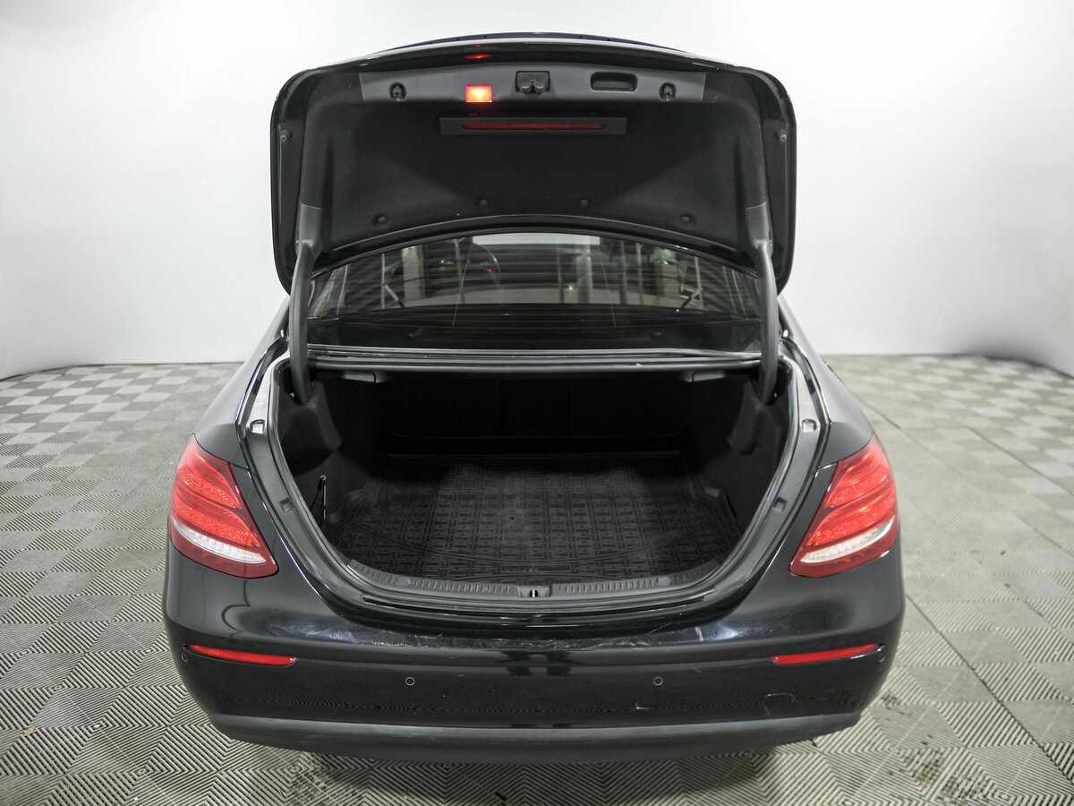 Б/У Мерседес-Бенц Е-Класс 2019 года. Фото: #18