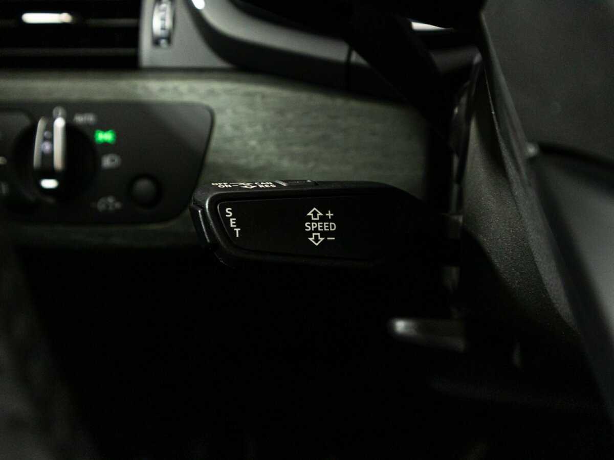 Б/У Ауди А4 2019 года. Фото: #18