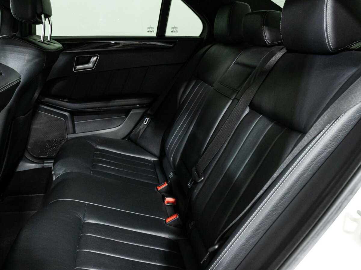 Б/У Мерседес-Бенц Е-Класс 2013 года. Фото: #9