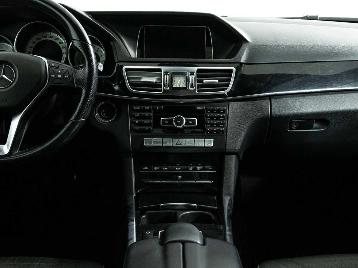 Б/У Мерседес-Бенц Е-Класс 2013 года. Фото: #13