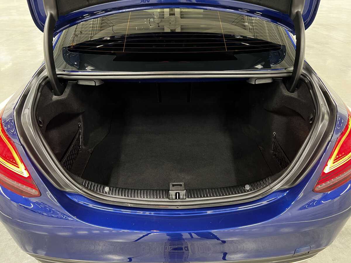 Б/У Мерседес-Бенц Ц-Класс 2018 года. Фото: #9