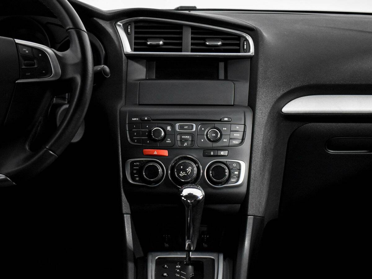 Б/У Ситроен Ц4 2013 года. Фото: #12