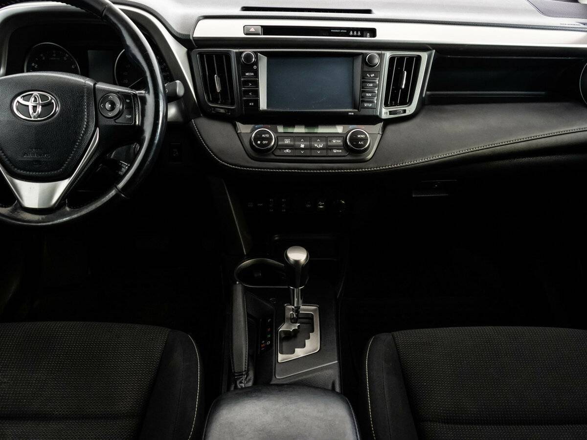 Б/У Тойота Рав4 2017 года. Фото: #10