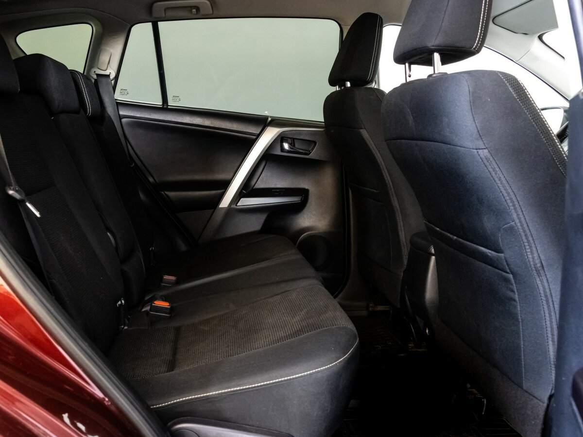 Б/У Тойота Рав4 2017 года. Фото: #12