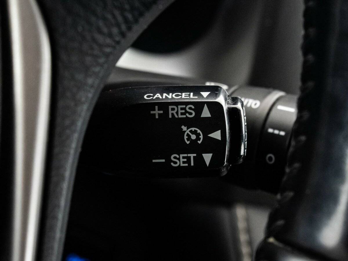 Б/У Тойота Рав4 2017 года. Фото: #14