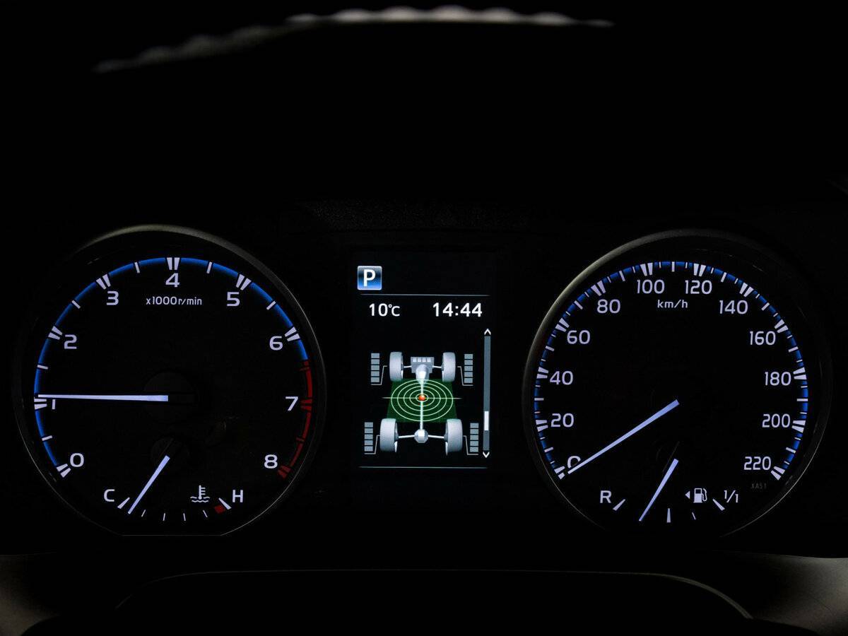 Б/У Тойота Рав4 2017 года. Фото: #16