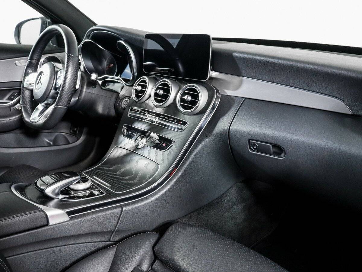 Б/У Мерседес-Бенц Ц-Класс 2018 года. Фото: #8