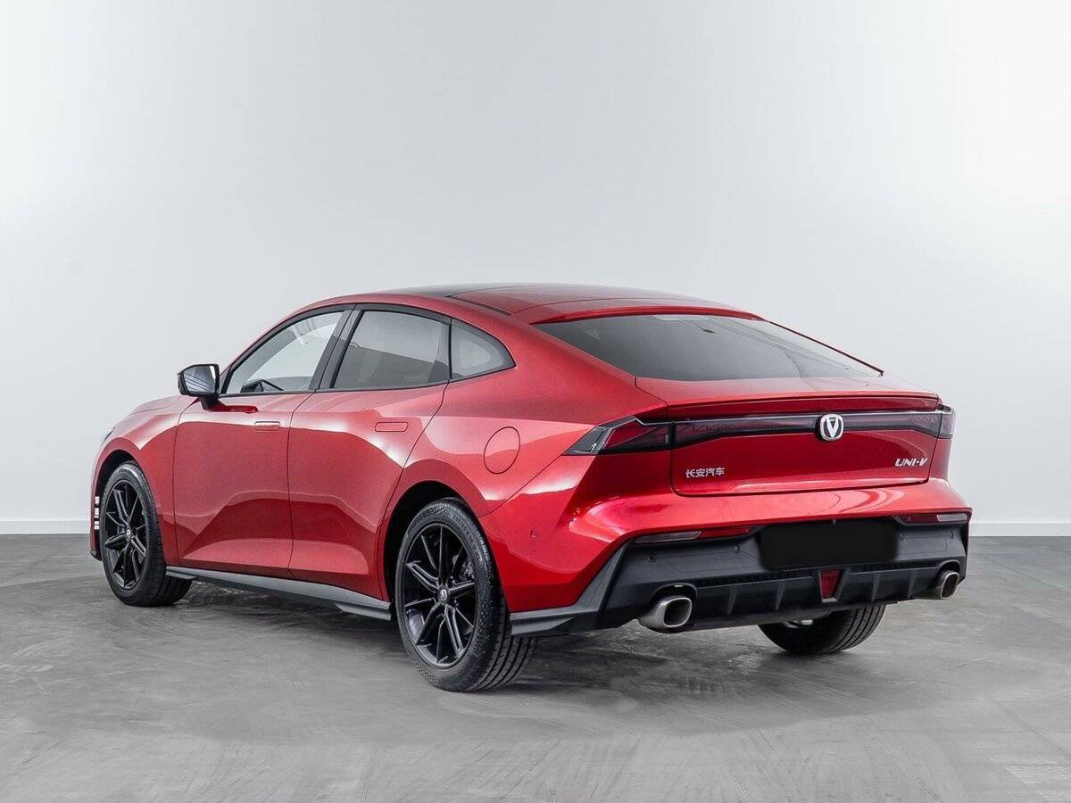 Б/У Чанган УНИ-В 2023 года. Фото: #1