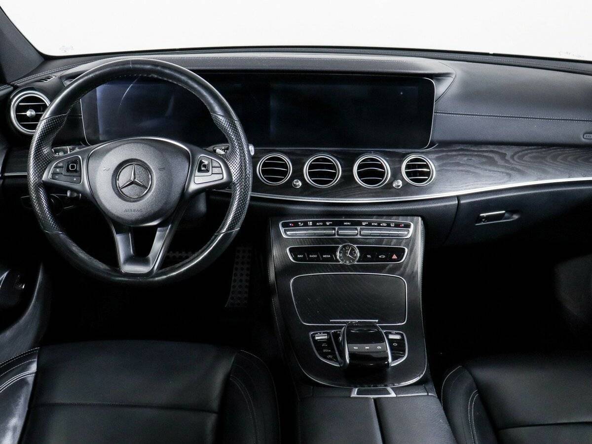 Б/У Мерседес-Бенц Е-Класс 2016 года. Фото: #8