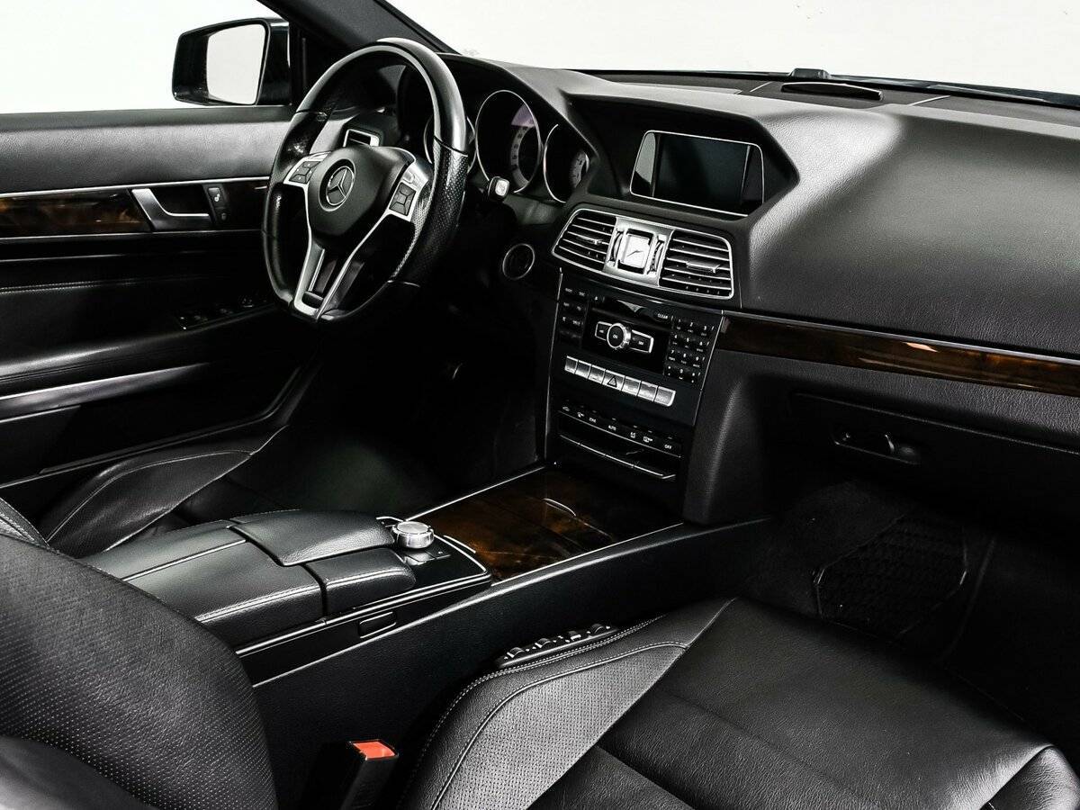 Б/У Мерседес-Бенц Е-Класс 2013 года. Фото: #8