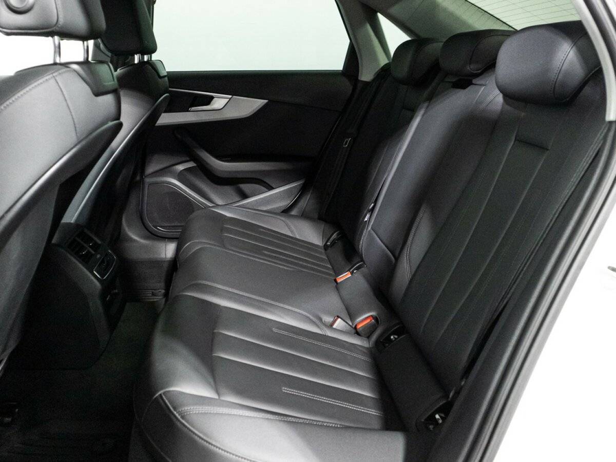 Б/У Ауди А4 2020 года. Фото: #10