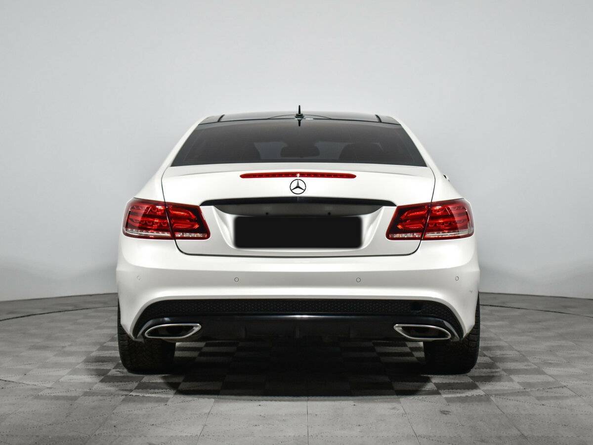 Б/У Мерседес-Бенц Е-Класс 2015 года. Фото: #5