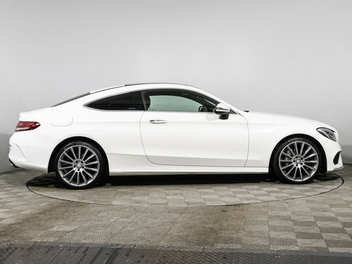 Б/У Мерседес-Бенц Ц-Класс 2016 года. Фото: #3