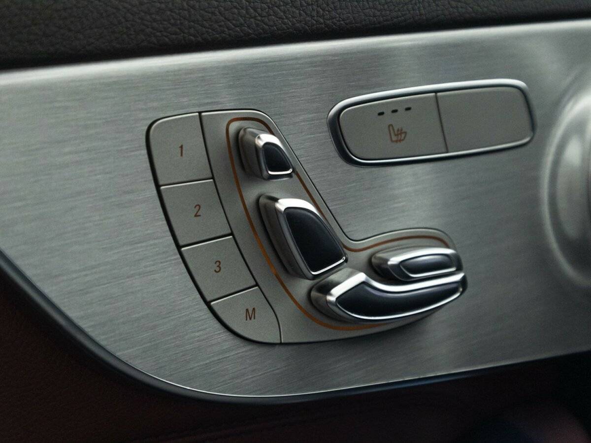 Б/У Мерседес-Бенц Ц-Класс 2016 года. Фото: #16