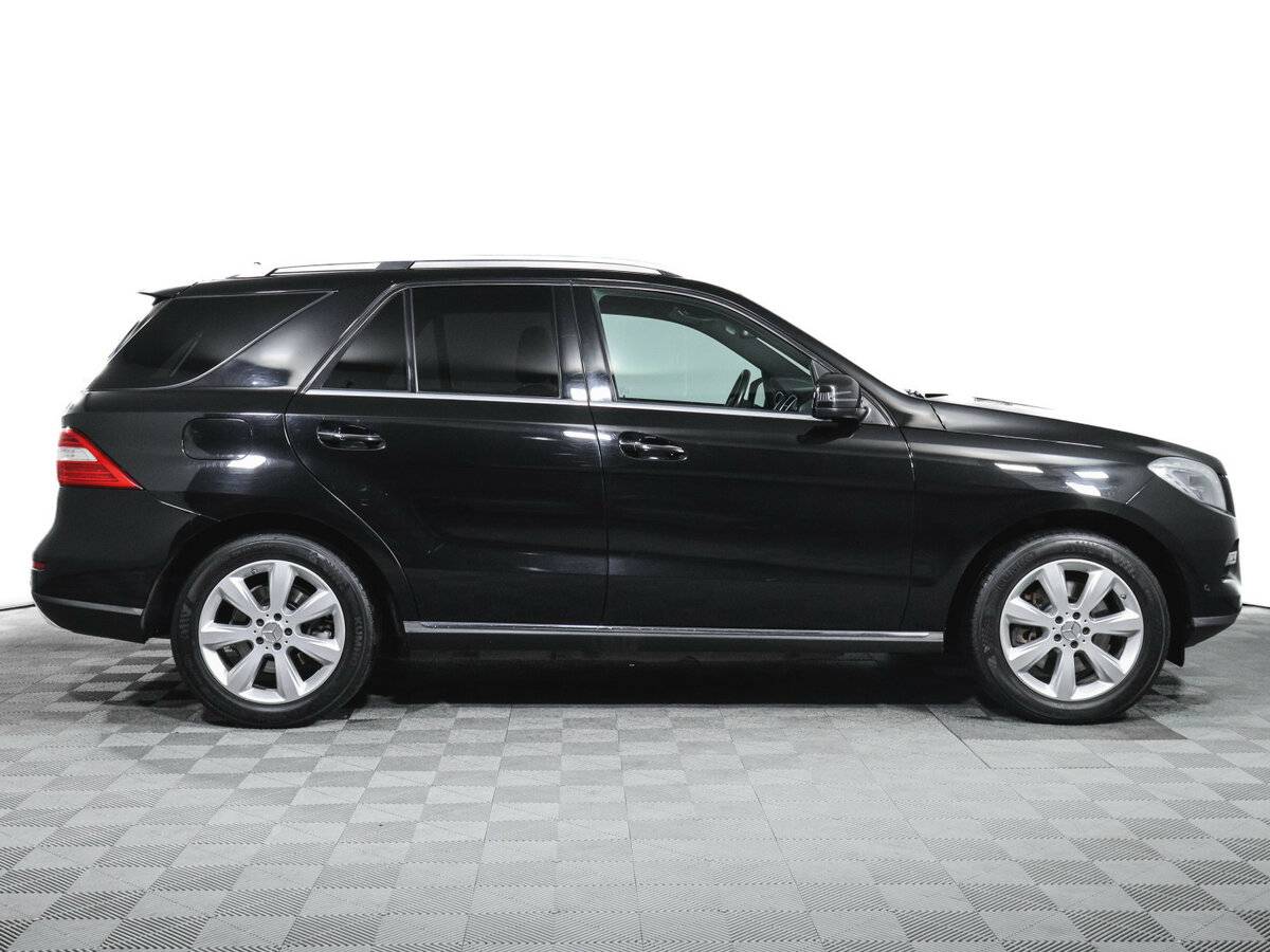 Б/У Мерседес-Бенц М-Класс 2013 года. Фото: #3