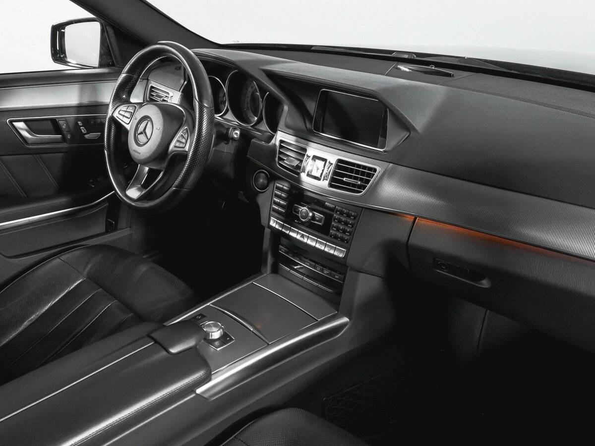 Б/У Мерседес-Бенц Е-Класс 2014 года. Фото: #8